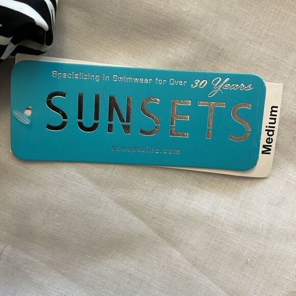 SUNSETS BLACK AND WHITE BIKINI BOTTOM.  NEW - Picture 5 of 8